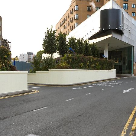 Point West Apartments Londra Exterior foto