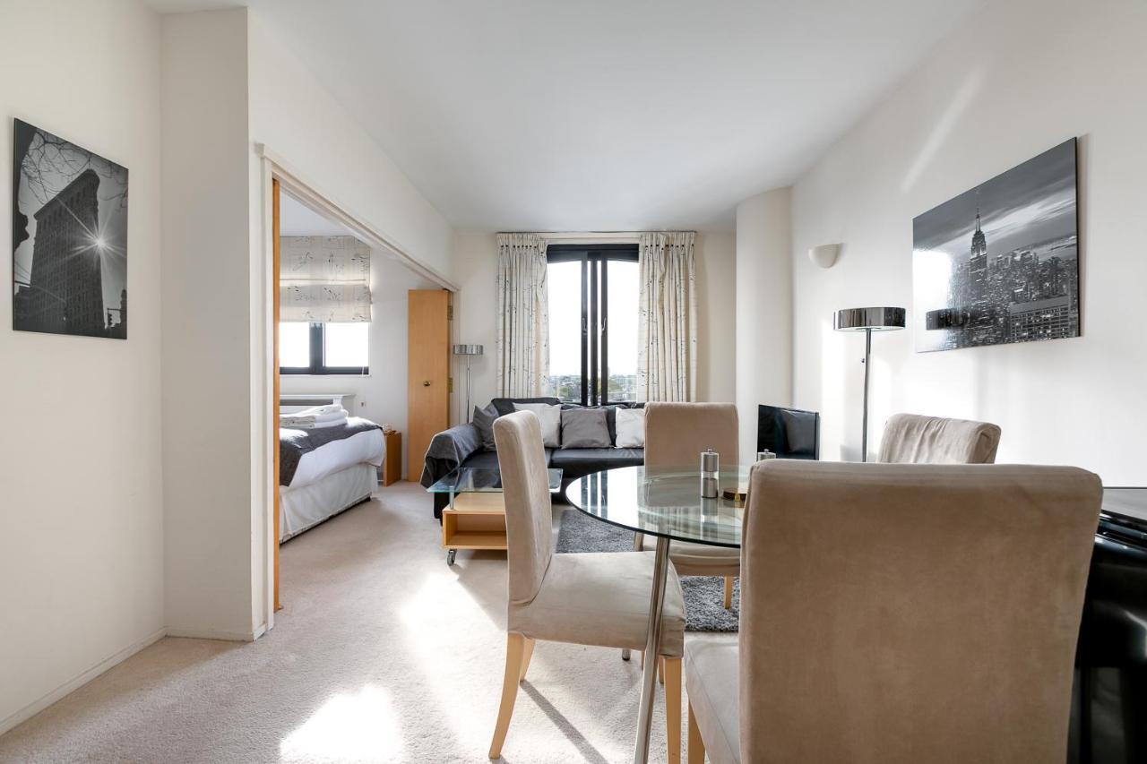 Point West Apartments Londra Exterior foto